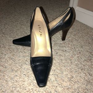 Black Heel Dress Shoes with Cutouts